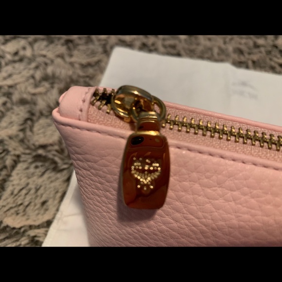 NEW- authentic MCM worldwide pink pouch - Picture 3 of 5